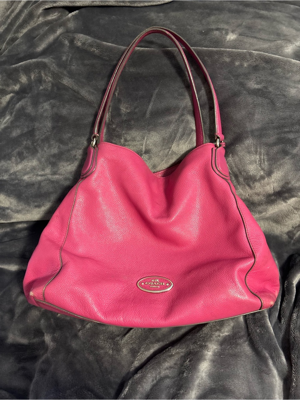 Y2K Coach Edie 31 Pebbled Leather Shoulder Bag. Silver Hangtag & Turn Lock Zip